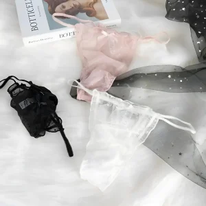 Stringa in pizzo con arricciature